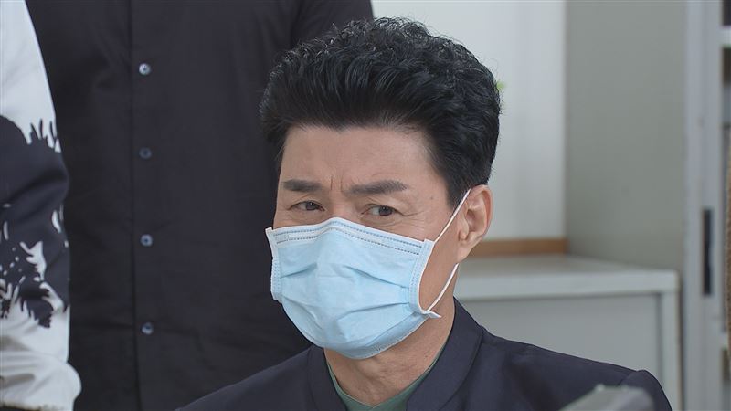 狂咳嗽被送醫　台8男星確診菜瓜布肺