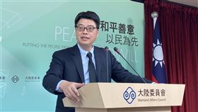 對岸暫停陸生來台升學　陸委會：罔顧學生權益中國教育路9日宣布暫停2020年大陸各地各學歷層級畢業生赴台升讀工作。陸委會發言人邱垂正回應，對於陸方片面暫停陸生來台升學，罔顧陸生的權益，感到遺憾。中央社記者賴言曦攝　109年4月9日