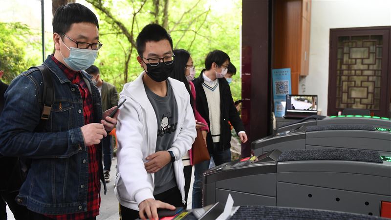 憂長假擴散疫情　中國暫禁跨省境旅遊