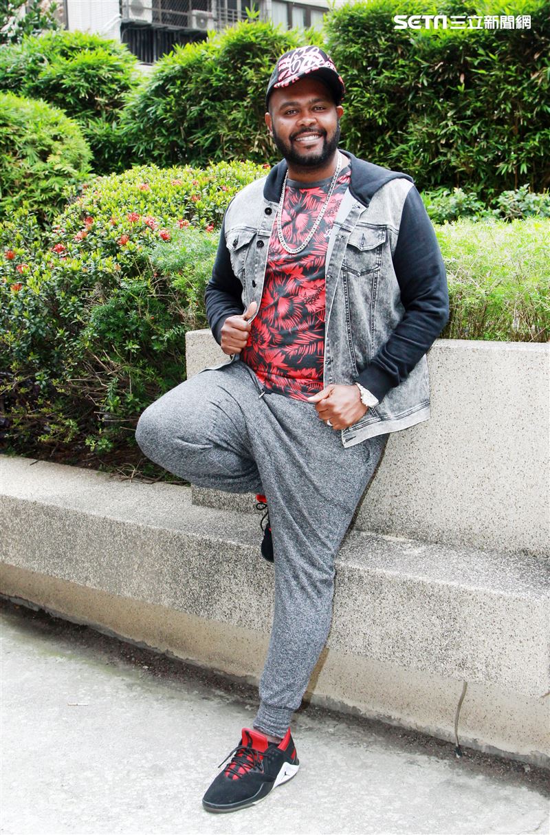 杜力三立新聞網專訪。（記者邱榮吉/攝影）