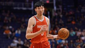 周琦打爆約基奇？大魔王親回球迷調侃
周琦,大魔王,休士頓火箭,約基奇
翻攝自推特、《新浪體育》