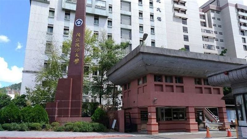 政大畢業陸生報恩　募近4萬口罩捐校