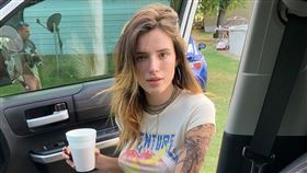 貝拉索恩（Bella Thorne）/出櫃/女友/上空/床照/裸露。翻攝自IG