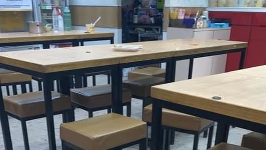 她突狂咳嚇跑店內客人　真相曝網笑翻