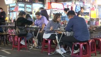 夜市分流管制上路　攤販用餐區難隔開