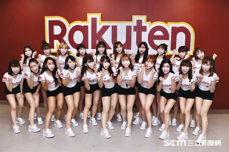 中華職棒31年開幕賽樂天女孩。（圖／記者林聖凱攝影）