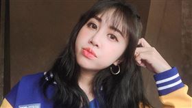 網紅、「在不瘋狂就等死」前成員亞亞。（圖／翻攝自YouTube）