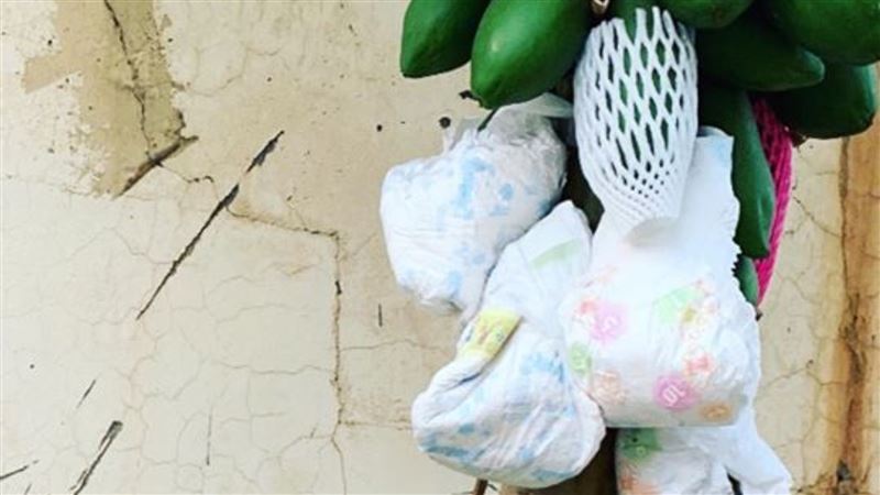 節儉嬤撿「廢棄尿布」當木瓜保護套…