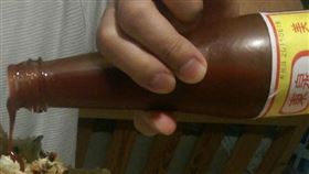 東泉,辣椒醬,台中人,美食,絕配,炒麵,作用　圖／翻攝臉書