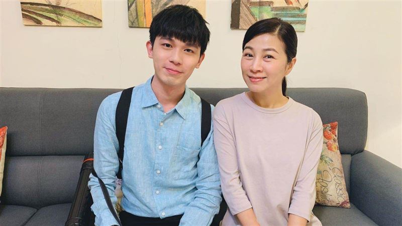 台大男神痛哭　方文琳驚：鼻涕收一下