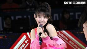 ABL富邦勇士主場「瑤瑤」郭書瑤開球。（圖／記者劉家維攝影）