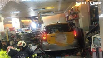 小黃司機酒駕衝進超商　1女遭撞