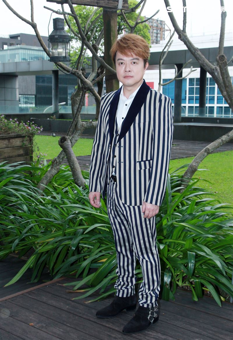 翁立友三立新聞網專訪。（記者邱榮吉/攝影）