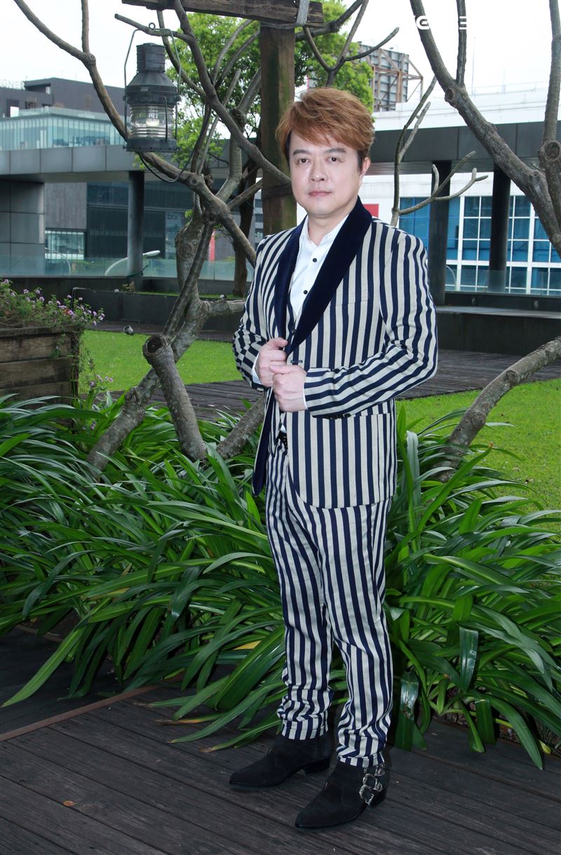 翁立友三立新聞網專訪。（記者邱榮吉/攝影）