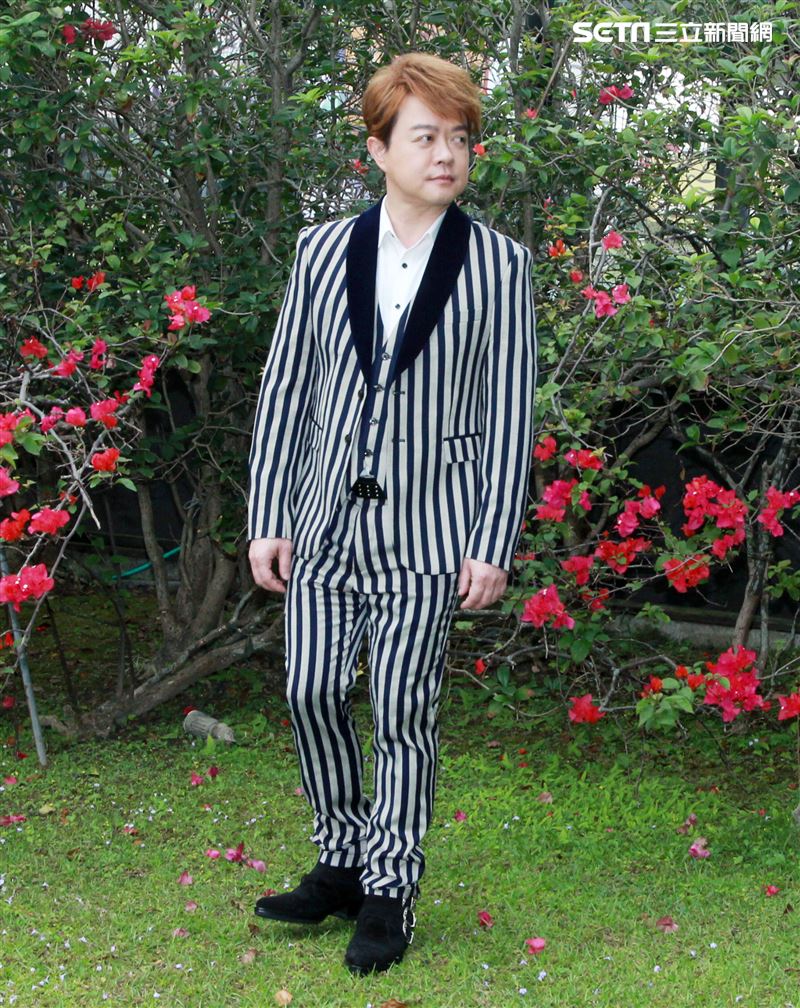 翁立友三立新聞網專訪。（記者邱榮吉/攝影）