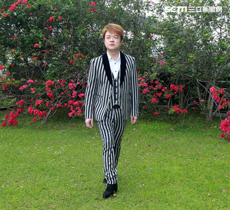 翁立友三立新聞網專訪。（記者邱榮吉/攝影）