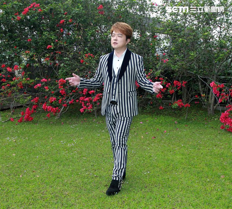 翁立友三立新聞網專訪。（記者邱榮吉/攝影）