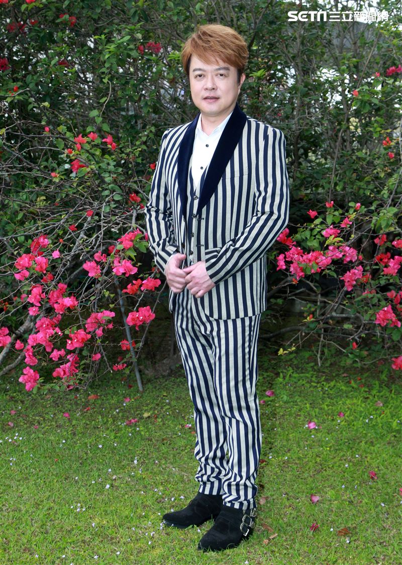 翁立友三立新聞網專訪。（記者邱榮吉/攝影）