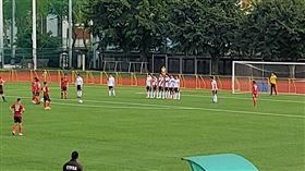 ▲航源與紅獅在輔大球場踢開幕戰。（圖／記者林辰彥攝影）