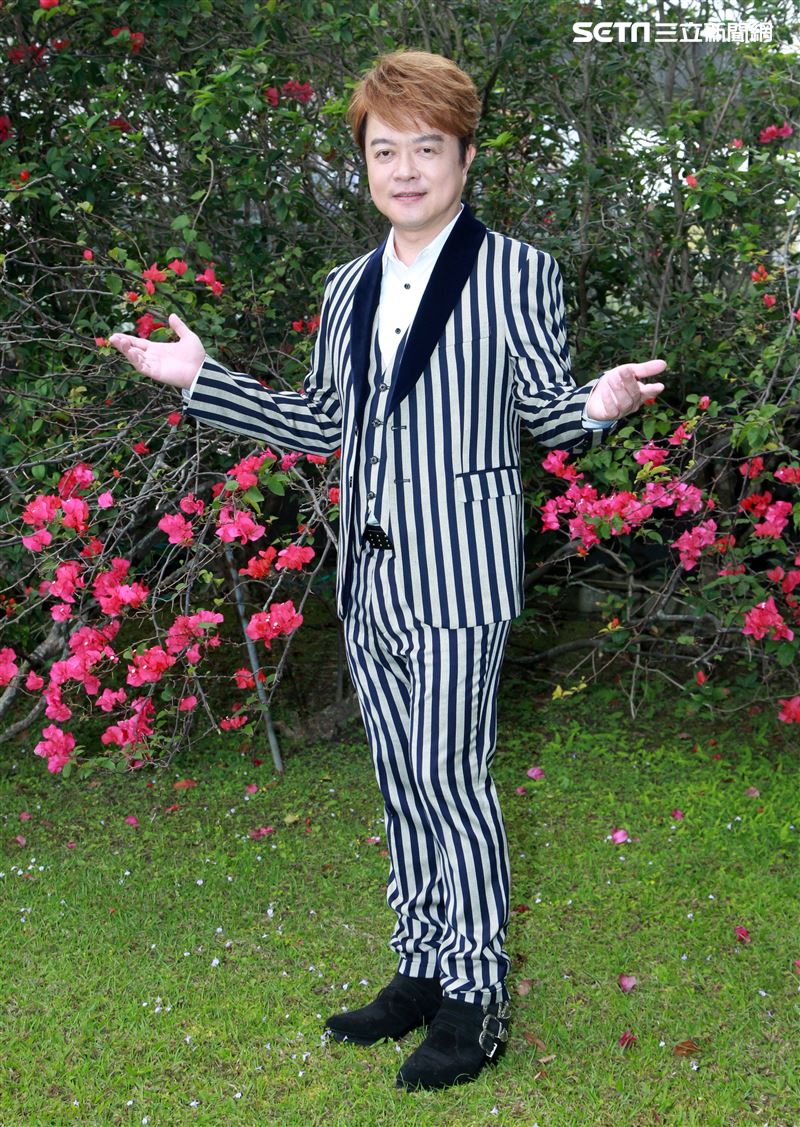 翁立友三立新聞網專訪。（記者邱榮吉/攝影）