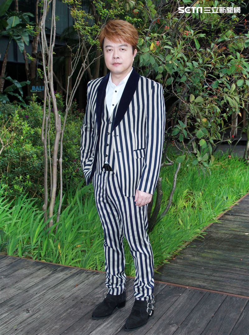 翁立友三立新聞網專訪。（記者邱榮吉/攝影）