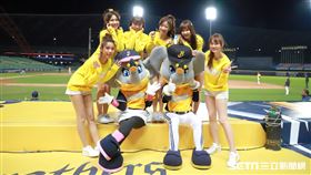 ▲中信兄弟啦啦隊貴貴、Peggy、峮峮、小安、希希和短今。（圖／記者劉彥池攝影）