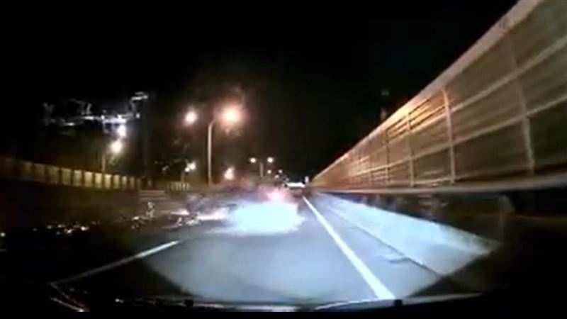 影／酒駕男狂飆撞護欄　網：玩命關頭