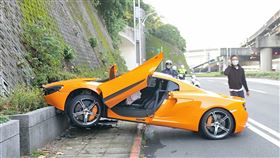 台北,超跑,山壁,中山北路（圖／記者 邱榮吉攝影）