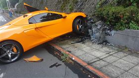 台北,超跑,山壁,中山北路,麥拉倫（圖／翻攝畫面）