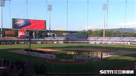 ▲台灣中華職棒全球首戰中信兄弟統一獅陳傑憲Ariel Miranda（米蘭達）台中洲際球場。（圖／記者蕭保祥攝影）