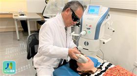 名家專用／NOW健康／眼科醫師林昌平教授指出，由於近視雷射導致角膜神經無法隨環境變化適時分泌淚水濕潤眼睛，若在術前就有瞼板腺功能障礙，會使術後乾眼問題雪上加霜。(勿用)