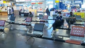 台鐵部分車站新措施　拆椅保持距離