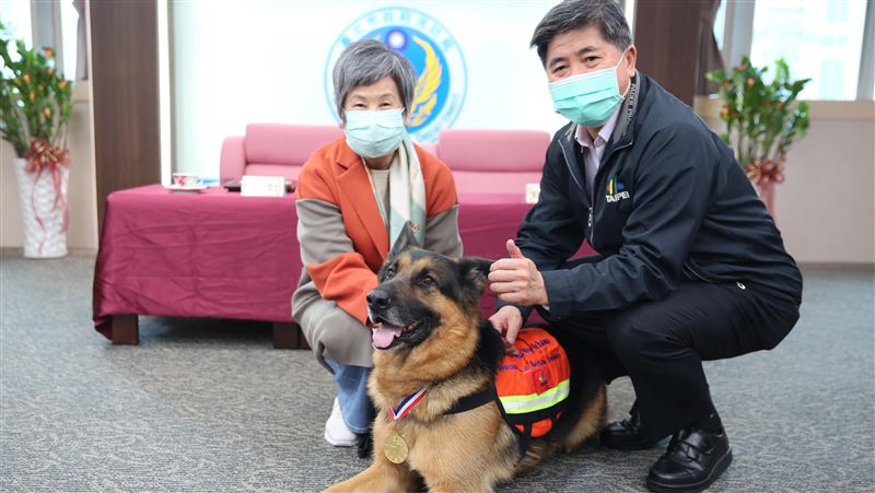 北市搜救犬退役　喜覓寄養新家