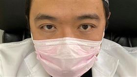 粉紅口罩,口罩,邱豑慶,麻的法課 - 邱豑慶醫師
圖／翻攝自麻的法課 - 邱豑慶醫師粉專