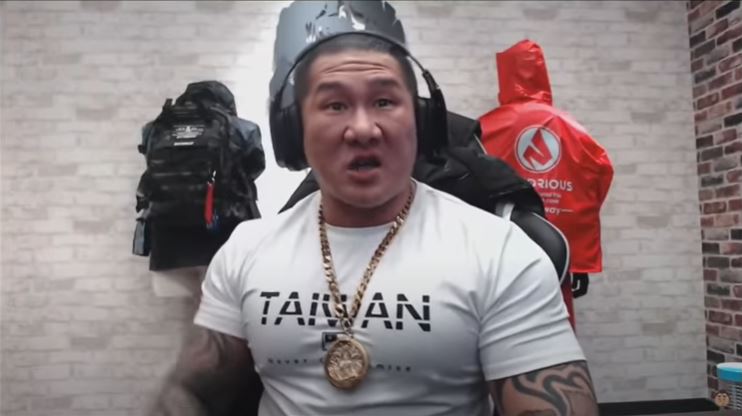 警踹拒檢少年惹議　館長屁孩上身回應