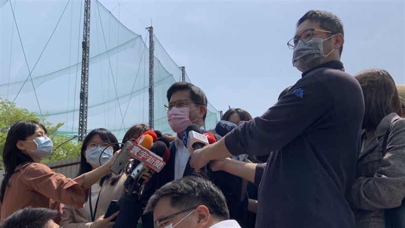 藍酸「華航改名計時器」林佳龍開嗆