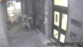 于男藍波刀隨機殺人，林姓計程車司機遭刺18刀（圖／翻攝畫面）