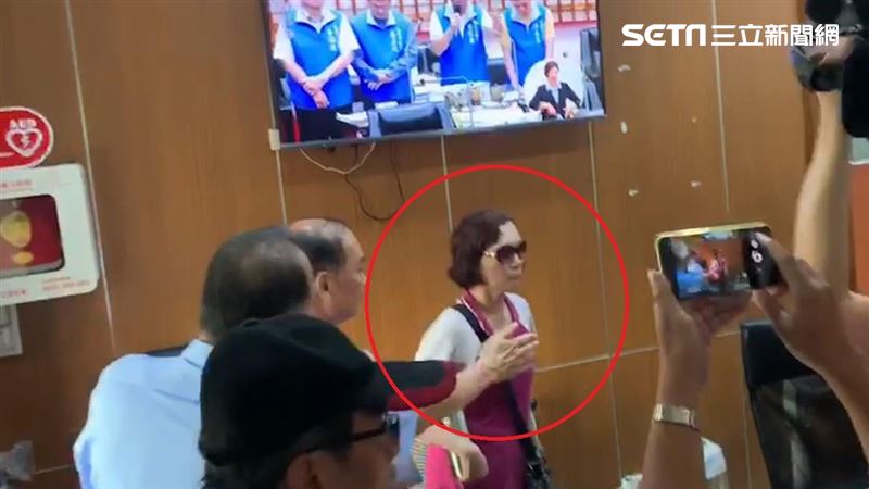 罵議員李喬如臭三八　女韓粉下場曝光