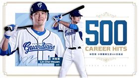 ▲林哲瑄敲出中職生涯第500支安打。（圖／翻攝自富邦悍將臉書粉絲團）