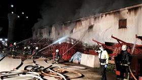 新北,新店,家具工廠,火警,焦屍（圖／翻攝畫面）