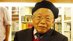 台灣電影史家、資深影評人黃仁14日離世享壽97歲，他一生鑽研台灣電影、書寫影評，對於日治時期台灣電影、台灣早期台語片都深入研究。（中央社檔案照片）