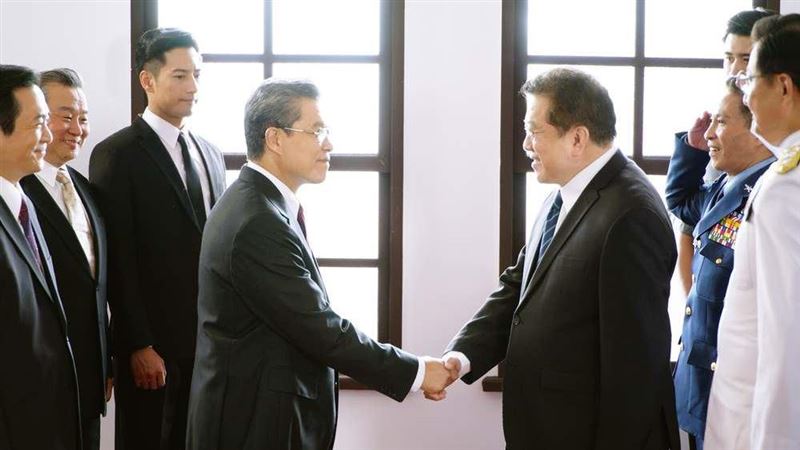噴7000萬造政治鬥爭　武肺跑來亂