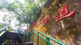 郵輪式觀光公車將上路　暢遊台中山城台中市觀旅局推動「台灣好行－谷關七雄線」，預計下半年上路，以郵輪式公車模式營運，民眾可暢遊台中山城。圖為谷關捎來步道。（台中市政府提供）中央社記者趙麗妍傳真　109年4月15日