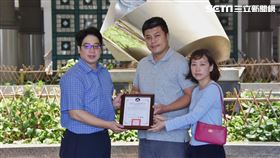 忍痛替愛子拔管…爸媽一舉動令人動容
圖/高雄市教育局提供