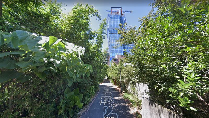 天母「超窄巷」　59年老屋價值破億