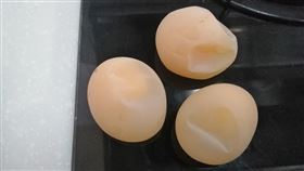 岳母送雞蛋！人夫一打開嚇壞…網超驚喜：2千隻雞才產5顆（圖／翻攝自臉書爆系知識家）