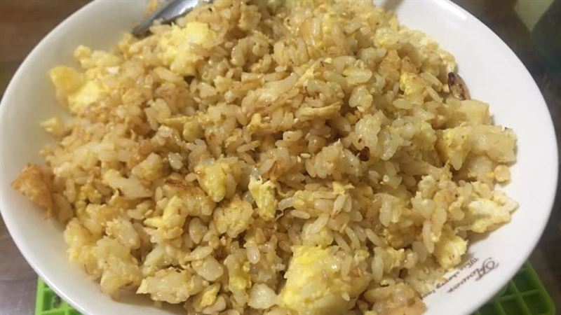 炒飯金黃一片　網怒沒「這」靈魂配料