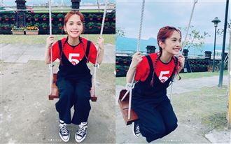 楊丞琳麻花辮盪鞦韆　網驚逆齡小學生