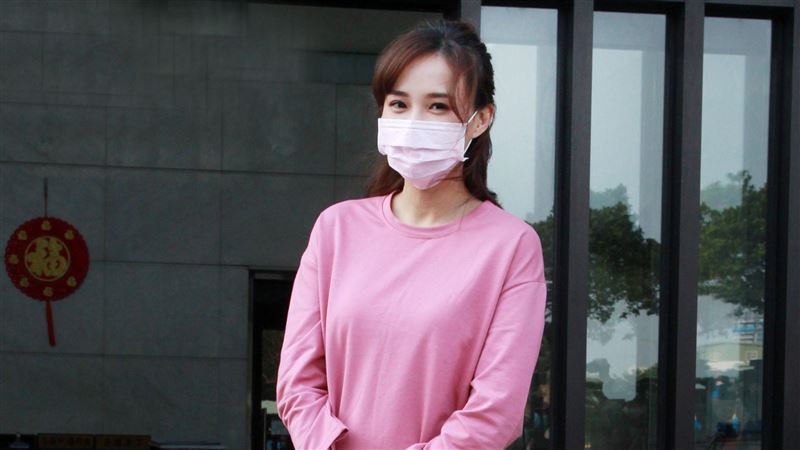 離婚後吐真相　何妤玟深夜「求諒解」