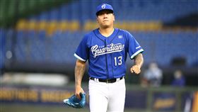 ▲陳鴻文後援2.1局拿下勝投。（圖／翻攝自富邦悍將臉書粉絲團）